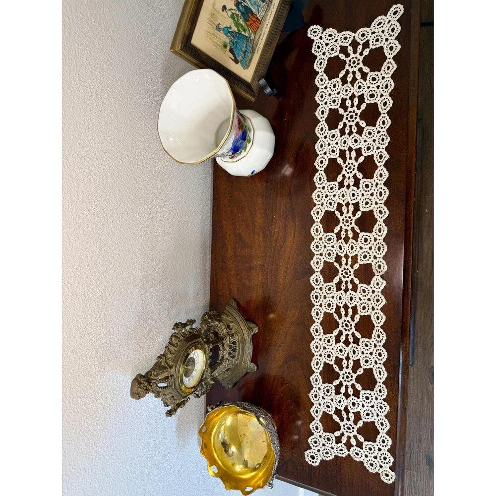 Vintage Crochet Lace Dresser Scarf | Floral Table Runner (27.5